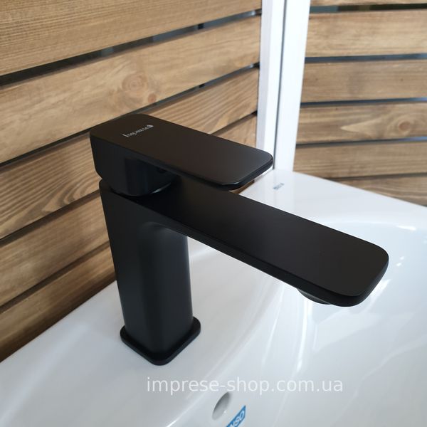 Чорний набір змішувачей для ванни і умивальника IMPRESE Bilovec black020 фото